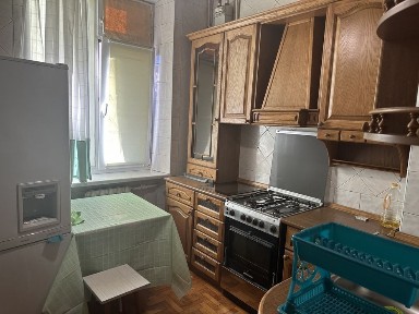 Центр 3 кімнатна квартира біля Цуму, світло є завжди