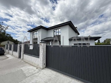 Продаж будинка 290 м2 вул. СОВСЬКА, Жуляни, Київ
