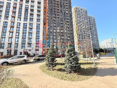 Київ, Дніпровська наб., 20б