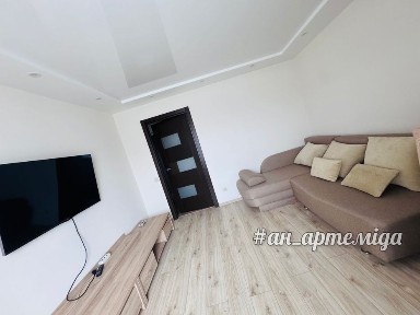 Сдам аренда 2 х комнатной ж/м <a href='/newbuilding/8106/view/zk-levobereznyi'>Левобережный</a> 3 ТРЦ Караван