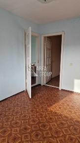 Продається велика 4-кімнатна квартира біля парку на мікрорайоні!