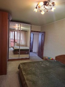 Продам трикімнатну квартиру на Салтівці.