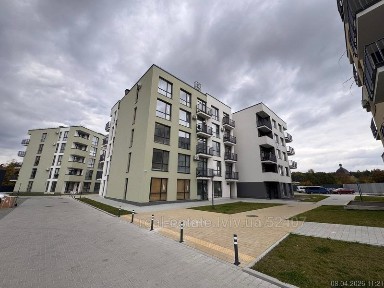 Продається квартира. Продаж квартири з власним патіо 1км с. Брюховичі