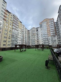 Мансардна квартира у Містечко Центральне
