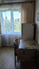 Здам 2-кімнатну квартиру в районі ринка Нива. Є меблі і техніка