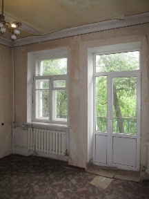 Продам 3 кімнатну квартиру (сталінка) на пл. Покровській ( р-н Маркетопту - Світу вин )