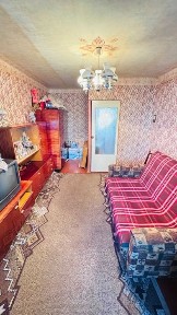 Продаж 2 кімнатної квартири у тихому центрі.