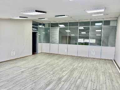 Власник, здам офіси вiд 20 до 1500 м2., пл. Космонавтiв, є варіанти