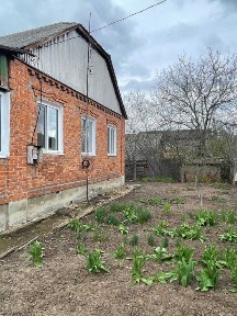 Добротний цегляний будинок В 20 хвилинах від Харкова. Селище Буди.