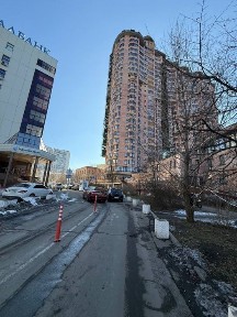Київ, Печерський, вулиця Євгена Коновальця 36б