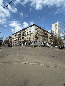 Київ, Шевченківський, вулиця Білоруська 32
