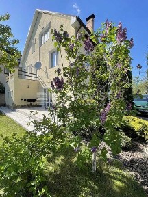 Просторий будинок 283 м² біля метро Нивки - ідеально для життя або бізнесу!