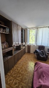 2-комнатная в кирпичном доме, большая площадь, рядом рынок