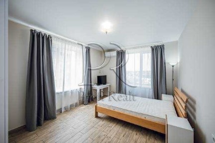 Київська обл., Києво-Святошинський район, с. Гатне, Покровська вул., 2/1