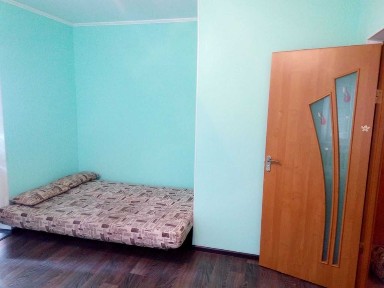 Продаж однокімнатної квартири на першому поверсі Івана Сірка