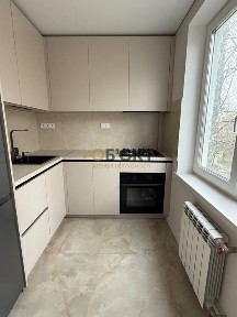 Продам, ексклюзивну квартиру, 3 окремі кімнати. новий ремонт.