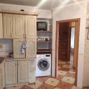 Продаж двокімнатної квартири по вулиці Урожайна