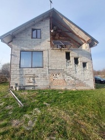 Продаж будинку 180,5м2 ділянка 9,6 сот вул. Вишнева