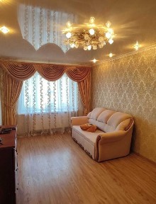Продам, чудова 3кімнатна квартира. Кам'янське. Кіма 6. 1поверх. 49 000