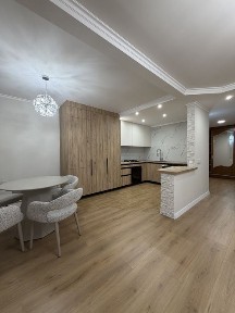 Продаж 2рівневої квартири, Дружба