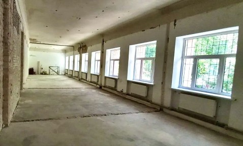 Будівля в центрі Києва - оренда з правом викупу, вул. Дмитрівська 71