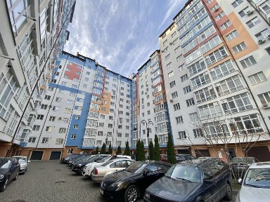 Продається 3к. квартира. Вулиця Нац. Гвардії Чорновола. Вигідна ціна 720$/м2
