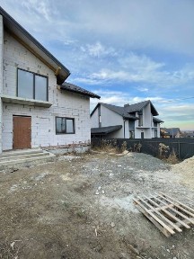 Продаж котеджу за 70 000 $ поблизу Львова с. Ременів