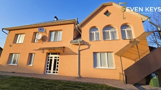 Продаж великого будинку в с. Годилів