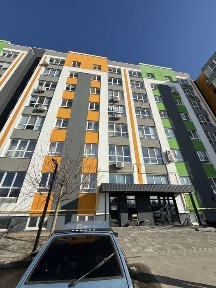 Продається комерційне приміщення з ремонтом, для будь яких послуг. Будинок новий та заселений. Зроблений ремонт є меблі та техніка
