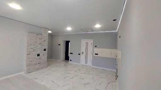 Продам 2-кімнатну квартиру. Вул. Покровська, 28.