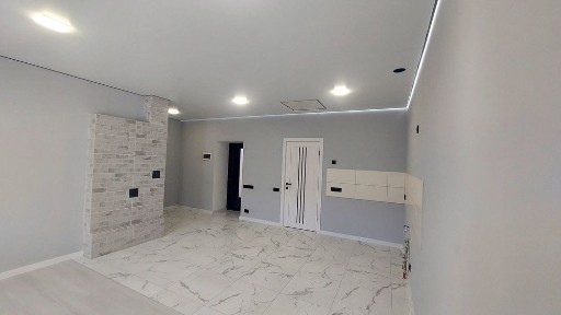 Продам 2-кімнатну квартиру. Вул. Покровська, 28.