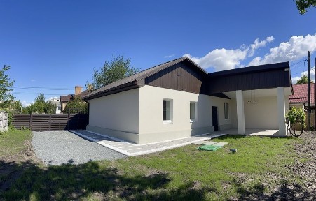 Продам дом. Реевка. 10соток земли
