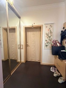 Продам 2 к. квартиру метро 23 Августа по пр. Науки 77