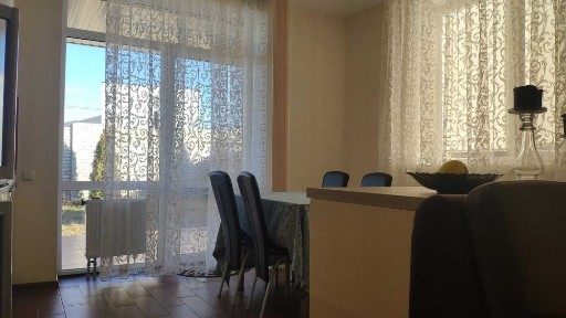 Продаж будинку з верандою в елітному селищі Родичі