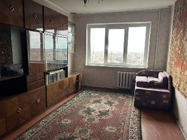 КРЕС вулНарвська Продаж 3кім. квартири з величезною лоджією, новими вікнами, три окремі кімнати. Поміняю на однокімнатну квартиру без комісіі