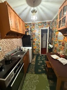 Продаж 2-кімнатної квартири по вул. Теплична