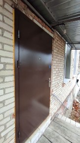 Вперше у продажу квартира на березі ставка у Дергачах