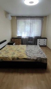 Редкий формат на Академика Королева 2 отдельных входа с улицы и со двора под офис салон или просторную квартиру