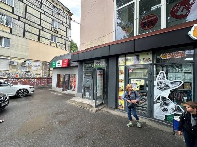 Оренда маленького приміщення магазин