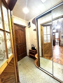 Продается 2 ком кв в Днепровском р-не по ул Кияшко