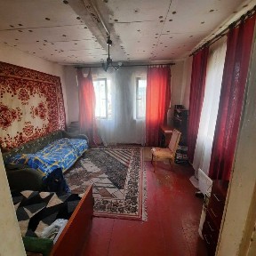 Продам часть дома со своим двором. Есть заезд для авто.