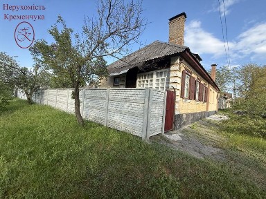 Продам пів будинку в центрі міста!
