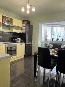 Продаж 3-к квартири в Солом