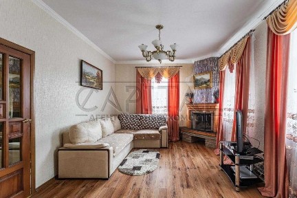 Продаж будинку <a href='/newbuilding/7539/view/zk-hotiv'>Хотів</a> ГАЗ