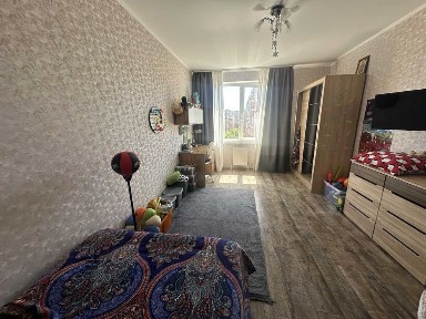 Продам 2-к квартиру 73 м2 в Радужном. Просторная кухня, лоджия. Программы.