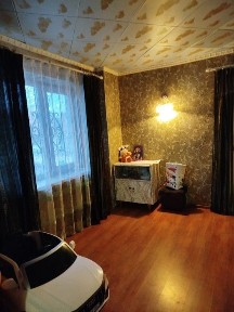 Продам срочно. ул Винниченко 2 эт часть дома 185м