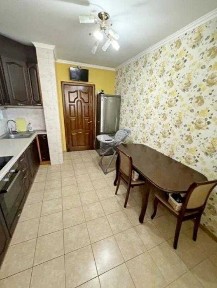У продажу 2 кімнатна квартира за п'ять хвилин від метро Гагаріна