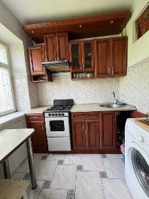 Продається простора 3-кімнатна квартира у цегляному будинку по вул. Рубчака