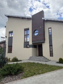 Продається будинок в Брюховичах - бічна Лікарськоі