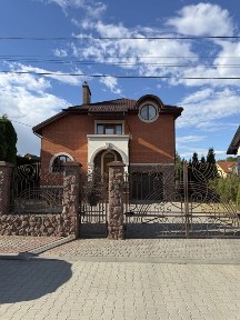 Продається будинок в с. Оброшине - поруч ліс